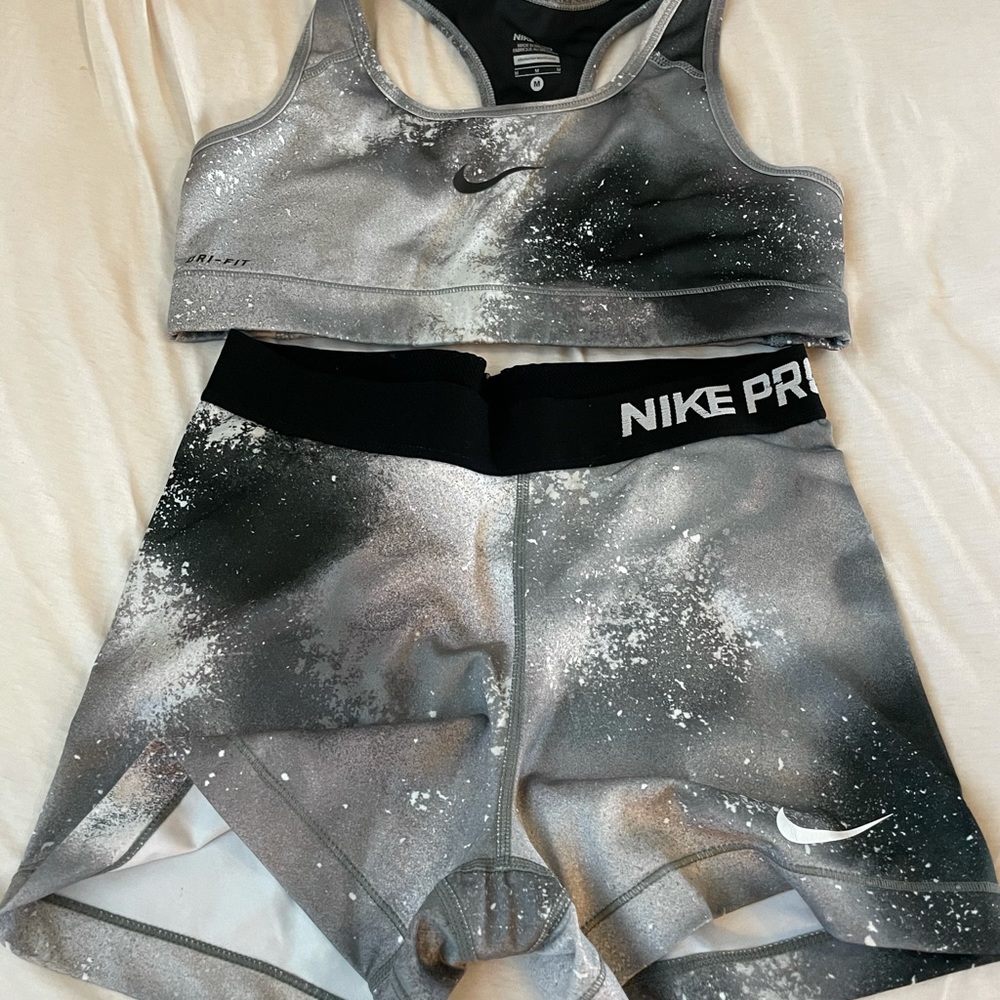Nike Pro Set
